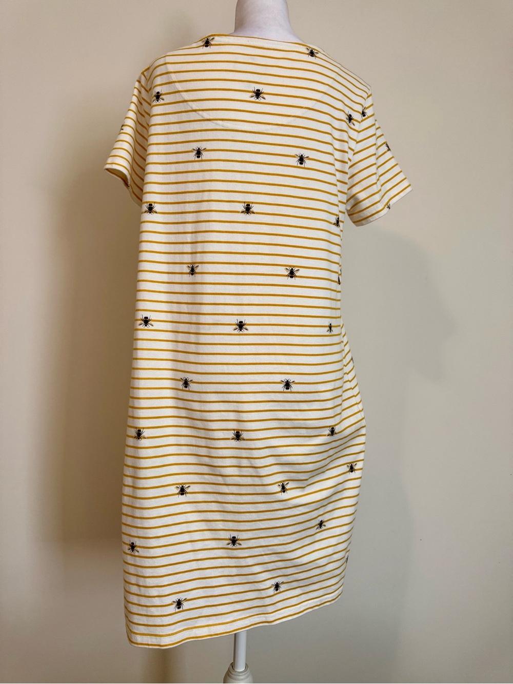 Joules Yellow & White Striped Short-Sleeve Dress with Bee Embroidery size 12 🐝 - Picture 3 of 9